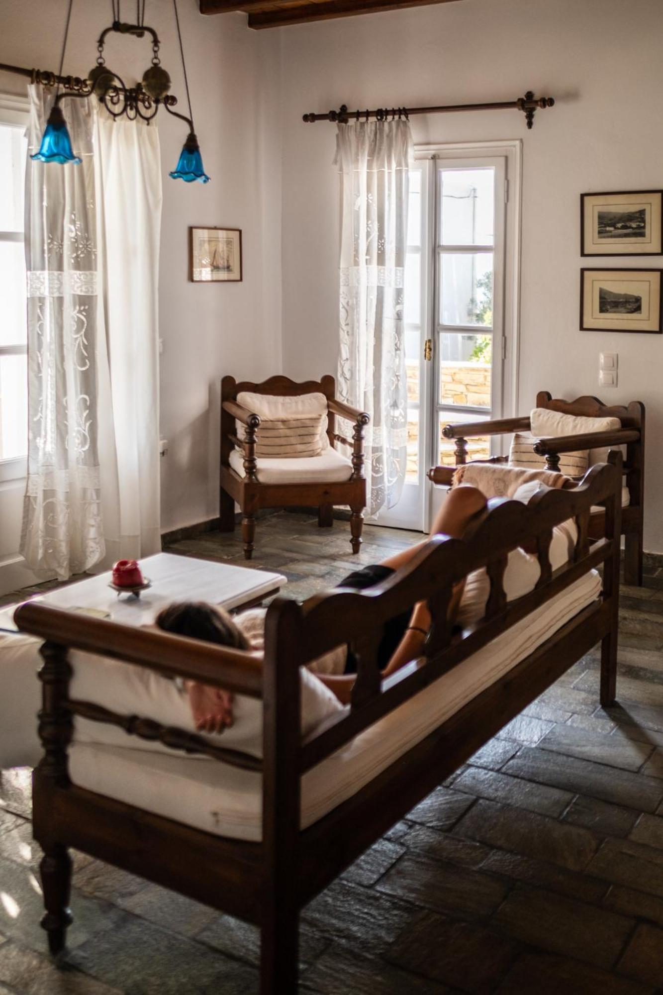 Romano Garden House - Land Tales Agios Romanos ภายนอก รูปภาพ
