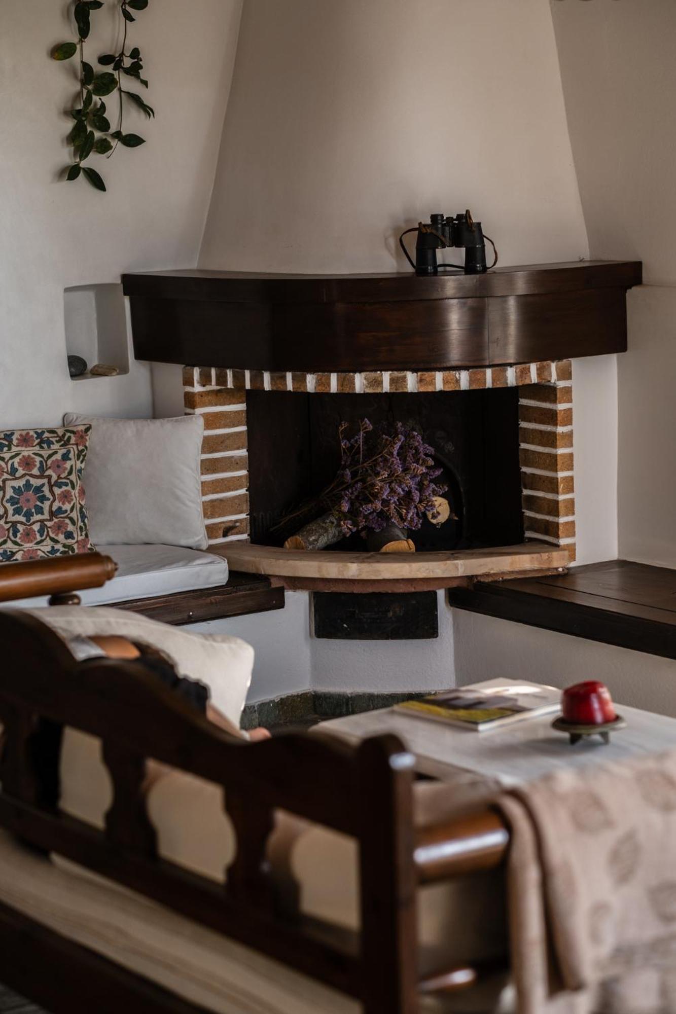 Romano Garden House - Land Tales Agios Romanos ภายนอก รูปภาพ