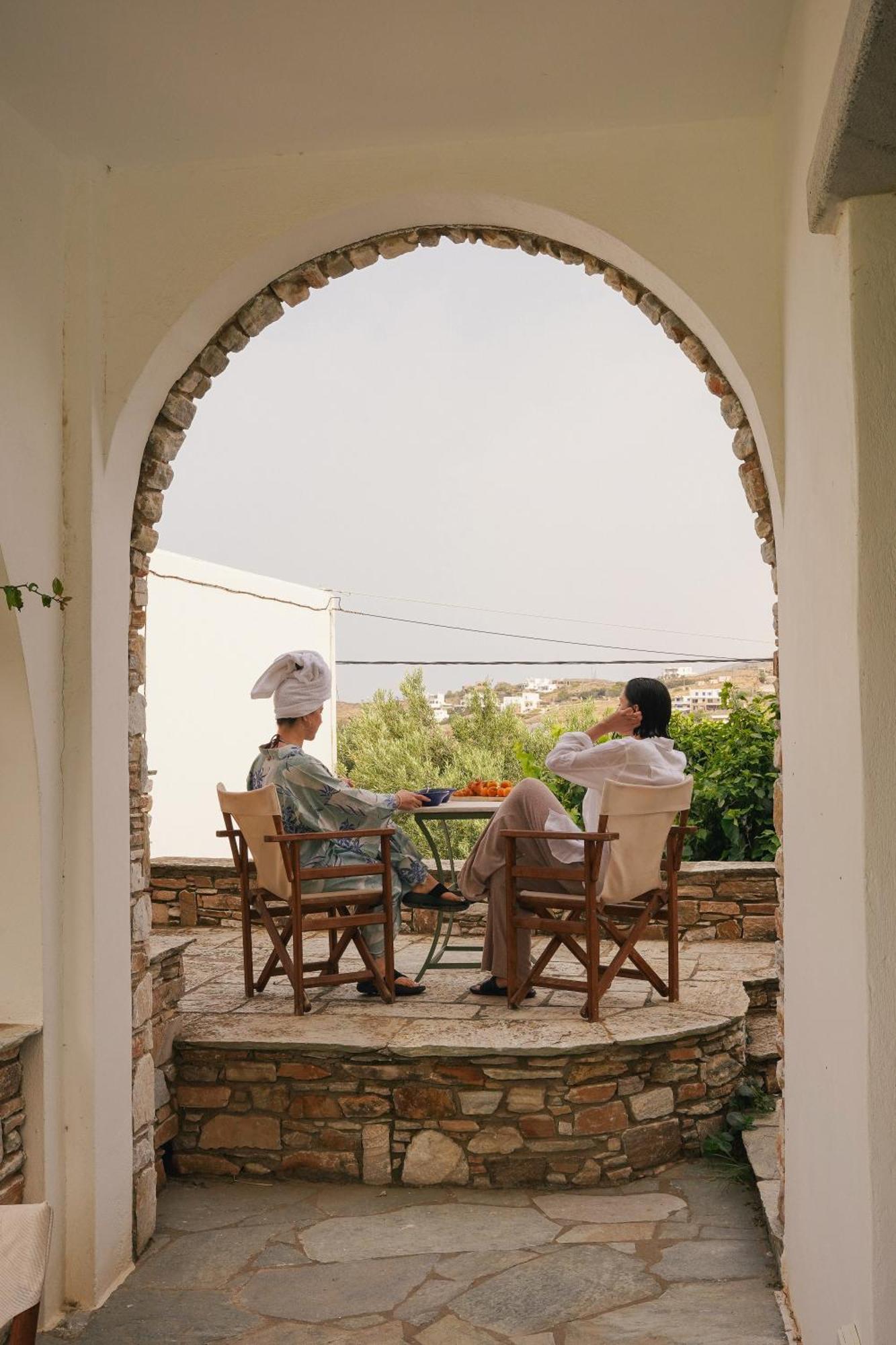 Romano Garden House - Land Tales Agios Romanos ภายนอก รูปภาพ
